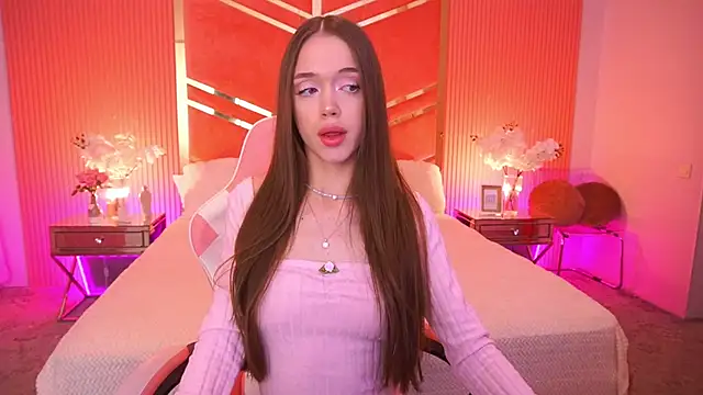 LunarDolly online show from April 8, 6:35 am