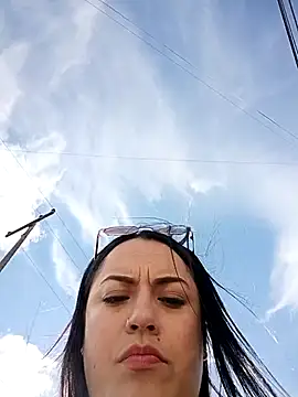 Lesli 26 online show from April 2, 9:01 pm