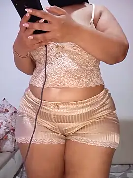 Snapshot of Sexy_yassimna chatting on June 4, 11:27 am Sexy yassimna online show from June 4, 11:27 am