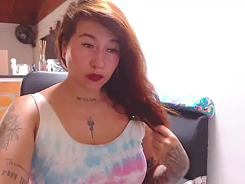 Antonia Ferri online show from April 5, 3:31 pm