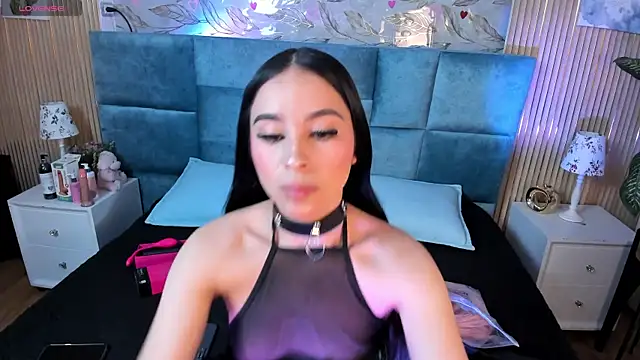 Snapshot of Delphine_doll chatting on July 19, 12:20 pm Delphine doll online show from July 19, 12:20 pm
