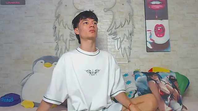 Alex latino  online show from April 2, 9:34 pm