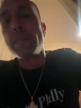 Snapshot of hitman13sal chatting on June 17, 11:49 pm hitman13sal online show from June 17, 11:49 pm