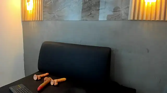 Snapshot of KENNY_HANK chatting on June 26, 10:14 pm KENNY HANK online show from June 26, 10:14 pm