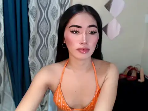 Snapshot of urasiankylie chatting on May 25, 5:19 pm urasiankylie online show from May 25, 5:19 pm