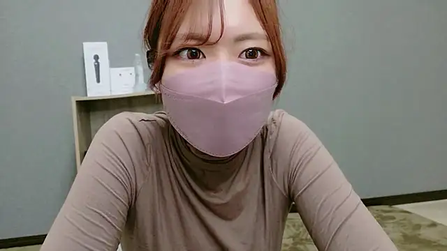 Snapshot of YUA_0425 chatting on June 8, 9:42 am YUA 0425 online show from June 8, 9:42 am
