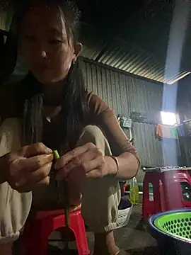 Huonglyna online show from May 2, 4:50 am