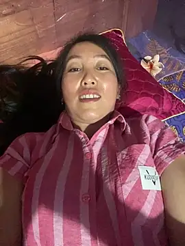 Huonglyna online show from May 11, 2:45 pm