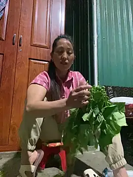 Huonglyna online show from May 16, 12:26 pm