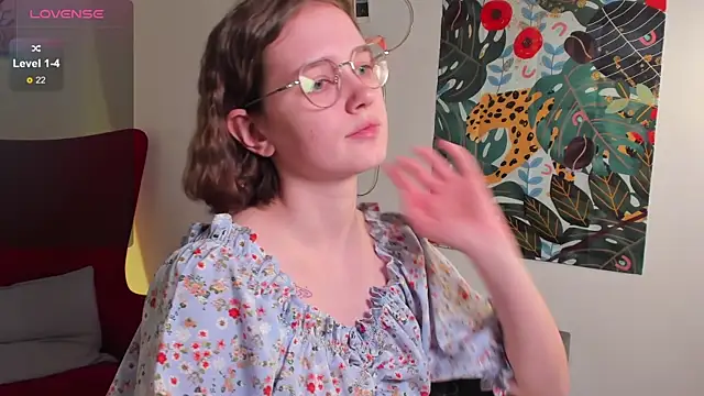 Mia Moone online show from April 4, 2:47 pm