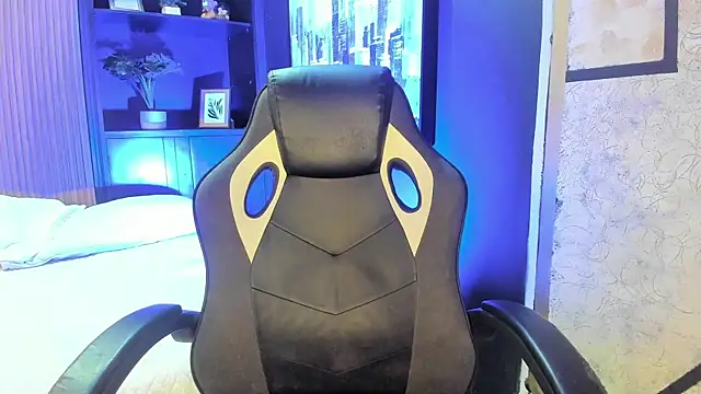 Snapshot of CasperMilers chatting on July 12, 12:29 pm CasperMilers online show from July 12, 12:29 pm