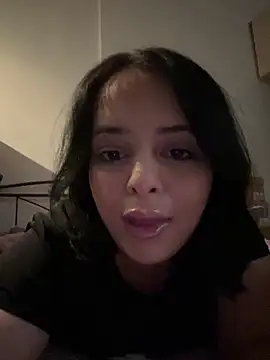 Snapshot of MiaKittyx0 chatting on May 8, 1:38 pm MiaKittyx0 online show from May 8, 1:38 pm