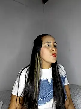 Snapshot of Paulina_06 chatting on June 6, 8:02 pm Paulina 06 online show from June 6, 8:02 pm