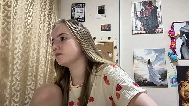 SabinaHaggen online show from April 2, 8:39 pm