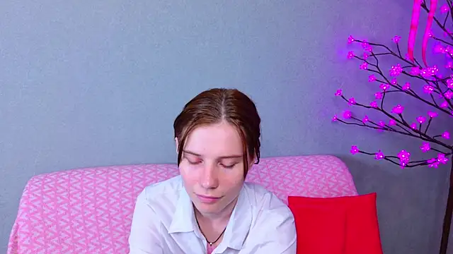 Snapshot of CleoBloom_ chatting on July 10, 3:11 am CleoBloom online show from July 10, 3:11 am