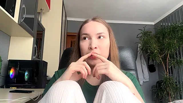 Milaissocute online show from April 28, 10:09 am