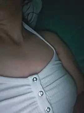 Snapshot of sara_41 chatting on June 9, 7:25 pm sara 41 online show from June 9, 7:25 pm