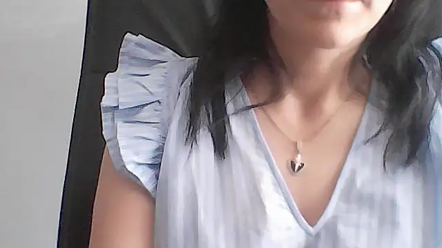 Snapshot of sara_41 chatting on July 1, 8:27 am sara 41 online show from July 1, 8:27 am