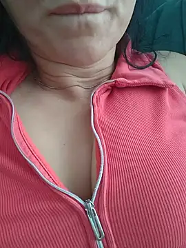 Snapshot of sara_41 chatting on July 9, 7:45 am sara 41 online show from July 9, 7:45 am