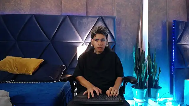 Snapshot of Bel_Sebu chatting on April 9, 8:47 pm Bel Sebu online show from April 9, 8:47 pm