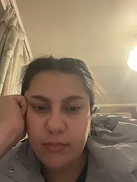 Mary Lia online show from April 29, 6:14 pm