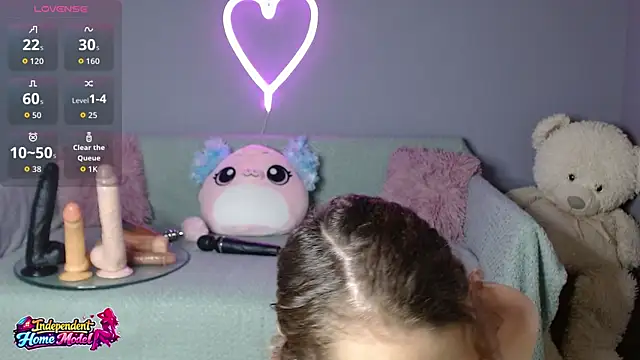 Snapshot of Bea_doll chatting on June 10, 2:34 am Bea doll online show from June 10, 2:34 am