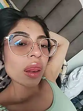 Snapshot of Lucietakeme chatting on June 9, 7:47 pm Lucietakeme online show from June 9, 7:47 pm
