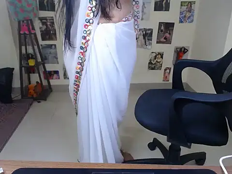 Snapshot of Kinky_babyy chatting on July 9, 5:33 am Kinky babyy online show from July 9, 5:33 am