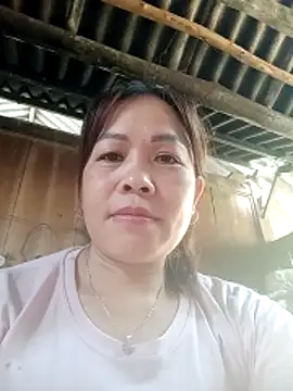 Snapshot of -Luni- chatting on May 17, 2:09 am -Luni- online show from May 17, 2:09 am