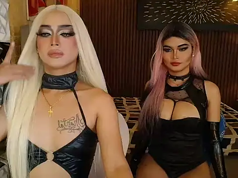 Snapshot of SexySweetShasha chatting on June 5, 6:46 pm SexySweetShasha online show from June 5, 6:46 pm