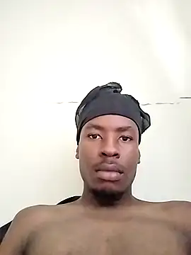 Snapshot of Carlo-Mc chatting on April 3, 1:42 pm Carlo-Mc online show from April 3, 1:42 pm