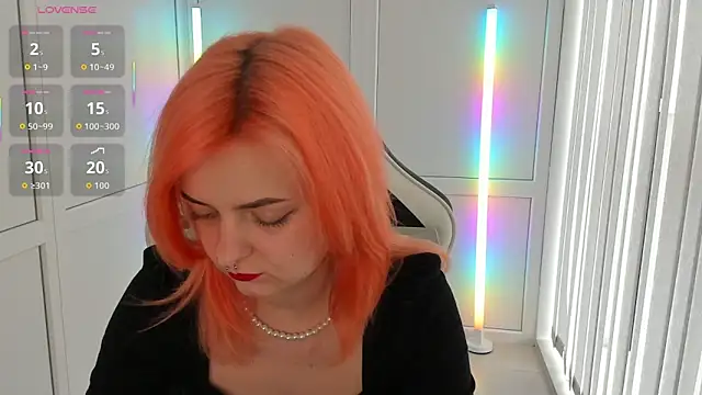 NightLeaf online show from April 10, 1:16 pm