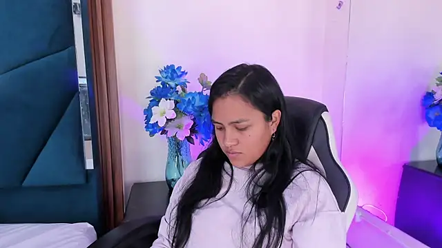 Snapshot of AprilMiiller chatting on May 28, 1:41 pm AprilMiiller online show from May 28, 1:41 pm