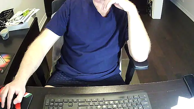 Snapshot of Shalun2000 chatting on May 13, 11:33 pm Shalun2000 online show from May 13, 11:33 pm