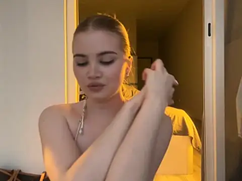 kirtova  online show from July 9, 4:55 pm