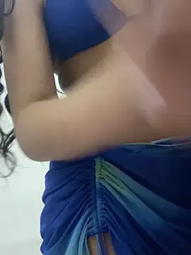 Snapshot of Saricol_sexy1_squirt chatting on April 21, 1:42 am Saricol sexy1 squirt online show from April 21, 1:42 am