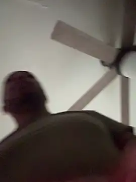 Woody and Jessie online show from April 14, 5:08 pm