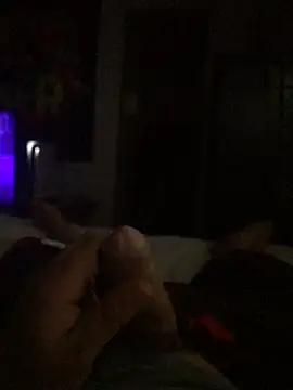 Snapshot of daddycummin114 chatting on May 25, 1:22 am daddycummin114 online show from May 25, 1:22 am
