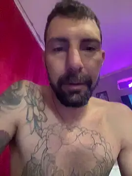 Snapshot of tubeton chatting on April 4, 4:00 am tubeton online show from April 4, 4:00 am