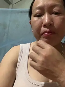 Snapshot of candy-beo chatting on April 21, 5:47 am candy-beo online show from April 21, 5:47 am