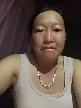 Snapshot of candy-beo chatting on May 3, 8:15 pm candy-beo online show from May 3, 8:15 pm