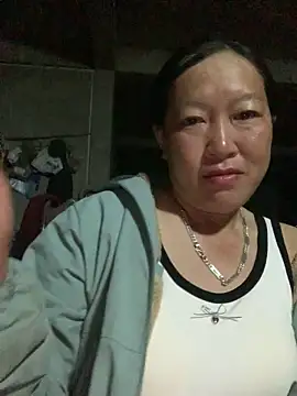 Snapshot of candy-beo chatting on May 6, 8:36 pm candy-beo online show from May 6, 8:36 pm