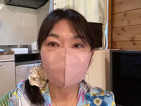 Snapshot of lemonade_madame chatting on May 29, 12:08 am lemonade madame online show from May 29, 12:08 am