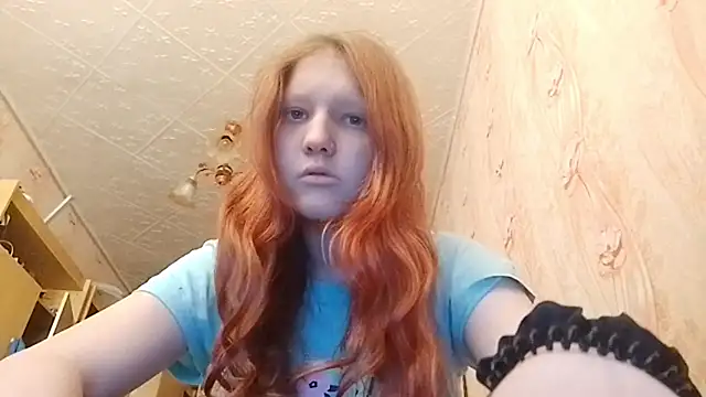 Snapshot of BirgitKamal chatting on June 1, 10:17 am BirgitKamal online show from June 1, 10:17 am