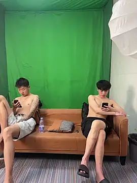 Snapshot of wxh8866 chatting on April 6, 4:46 am wxh8866 online show from April 6, 4:46 am