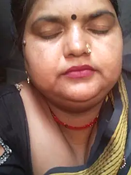 Snapshot of Desi_hot_bhabhi01 chatting on May 19, 6:31 am Desi hot bhabhi01 online show from May 19, 6:31 am