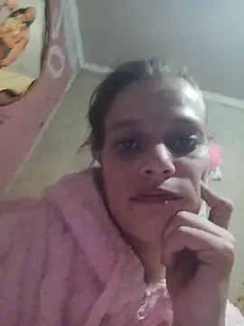 Snapshot of Skymadison6 chatting on May 23, 5:34 am Skymadison6 online show from May 23, 5:34 am