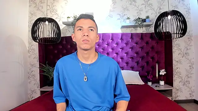 Dylan ross  online show from April 8, 7:03 pm