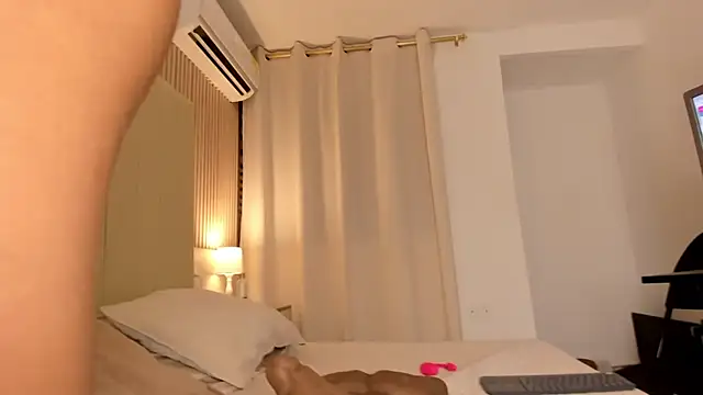 rubi foxx22 online show from June 3, 2:33 pm