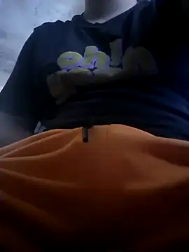 Snapshot of tobiasraimundo1 chatting on April 4, 5:32 pm tobiasraimundo1 online show from April 4, 5:32 pm